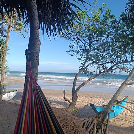 Beach House Kalukatiya - Family Villa, Seaview Room, Garden Room ديكويلاّ تين المظهر الخارجي الصورة