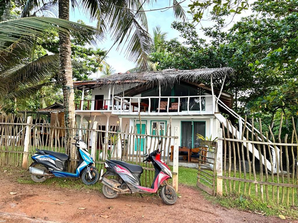 Beach House Kalukatiya - Family Villa, Seaview Room, Garden Room ديكويلاّ تين المظهر الخارجي الصورة