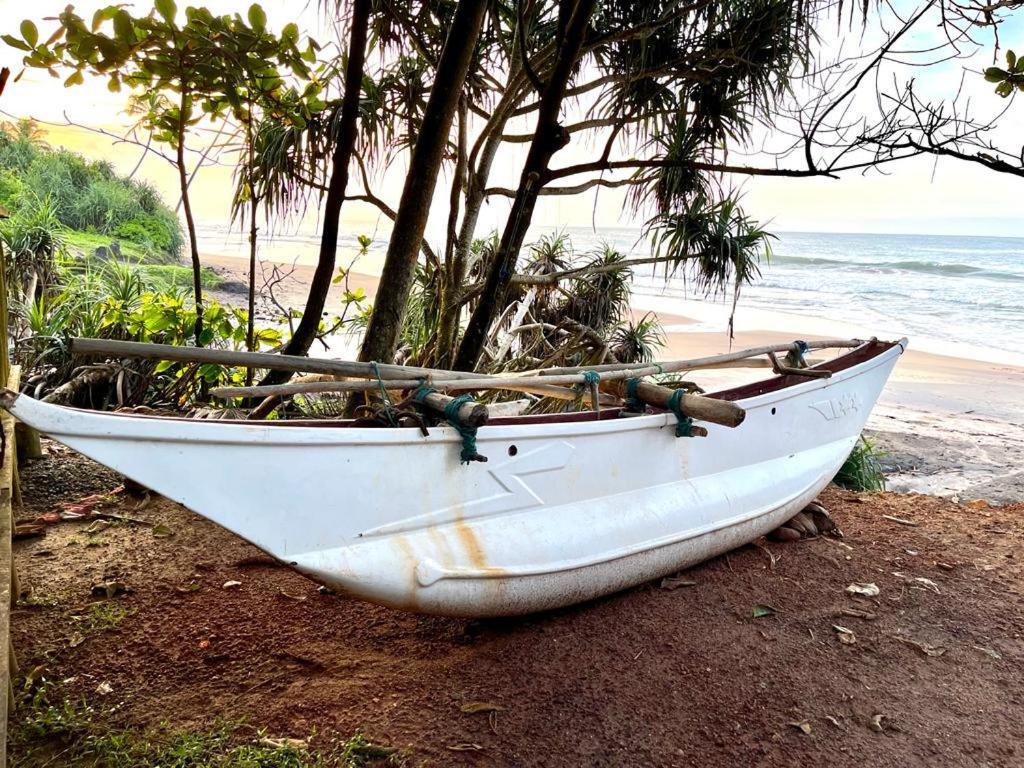Beach House Kalukatiya - Family Villa, Seaview Room, Garden Room ديكويلاّ تين المظهر الخارجي الصورة