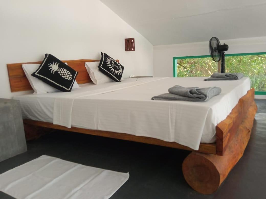 Beach House Kalukatiya - Family Villa, Seaview Room, Garden Room ديكويلاّ تين المظهر الخارجي الصورة