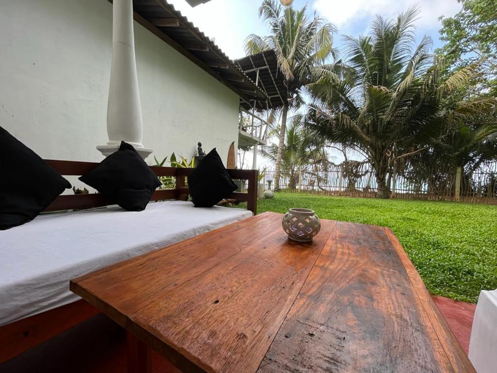 Beach House Kalukatiya - Family Villa, Seaview Room, Garden Room ديكويلاّ تين المظهر الخارجي الصورة