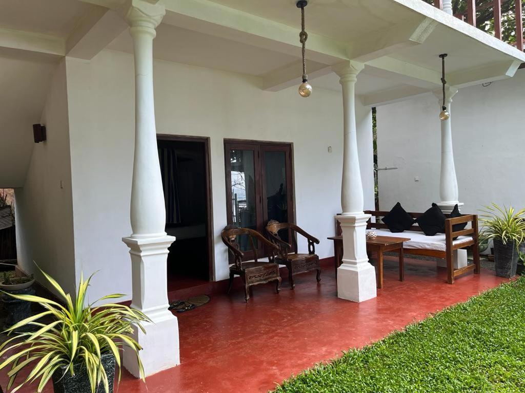 Beach House Kalukatiya - Family Villa, Seaview Room, Garden Room ديكويلاّ تين المظهر الخارجي الصورة