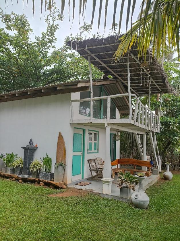 Beach House Kalukatiya - Family Villa, Seaview Room, Garden Room ديكويلاّ تين المظهر الخارجي الصورة
