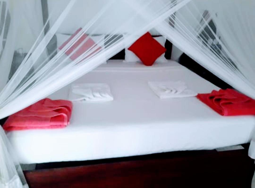 Beach House Kalukatiya - Family Villa, Seaview Room, Garden Room ديكويلاّ تين المظهر الخارجي الصورة
