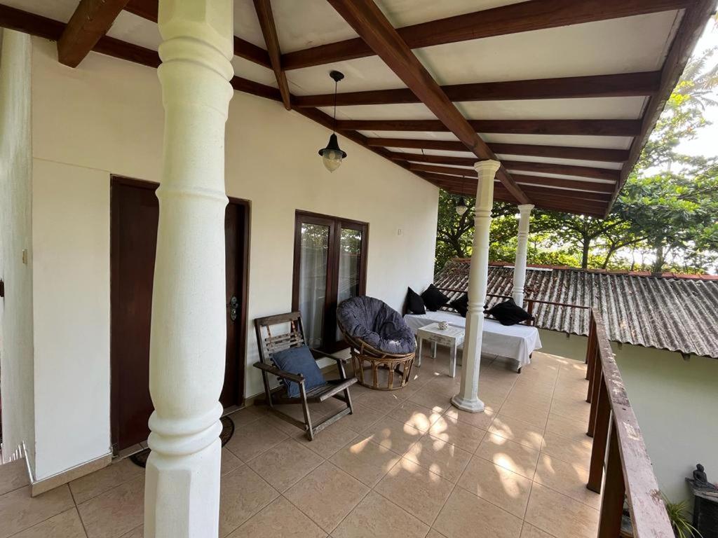 Beach House Kalukatiya - Family Villa, Seaview Room, Garden Room ديكويلاّ تين المظهر الخارجي الصورة