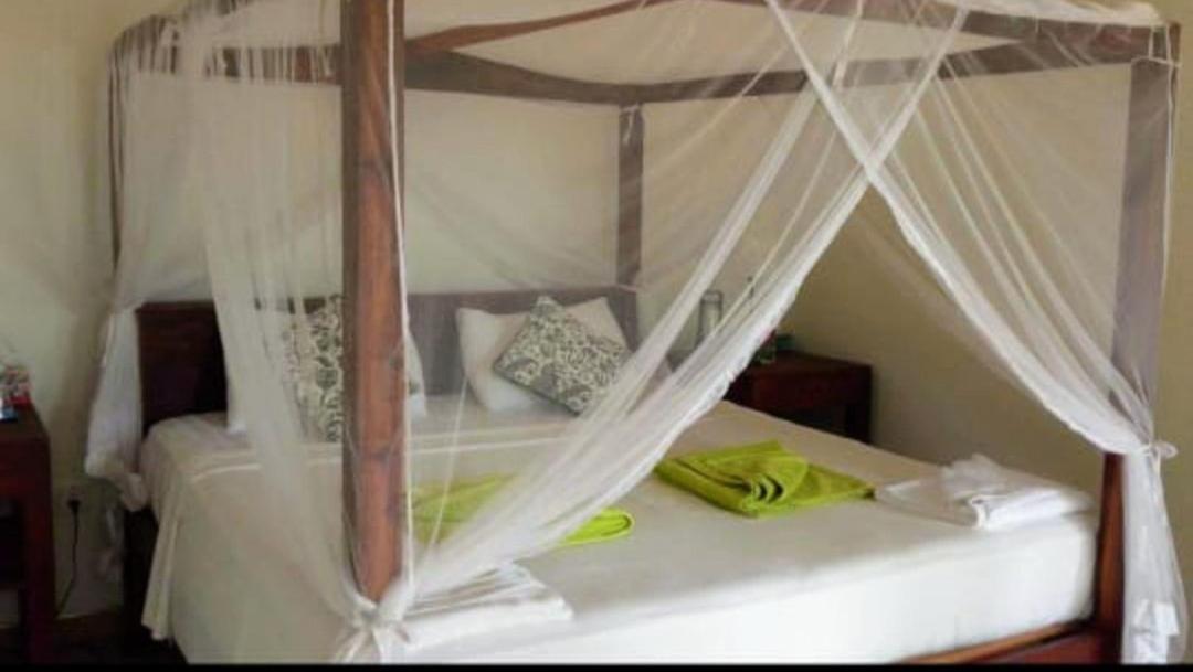 Beach House Kalukatiya - Family Villa, Seaview Room, Garden Room ديكويلاّ تين المظهر الخارجي الصورة