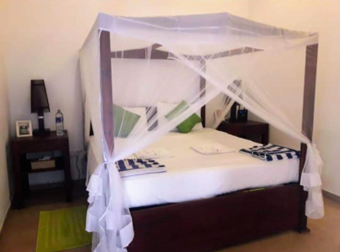 Beach House Kalukatiya - Family Villa, Seaview Room, Garden Room ديكويلاّ تين المظهر الخارجي الصورة