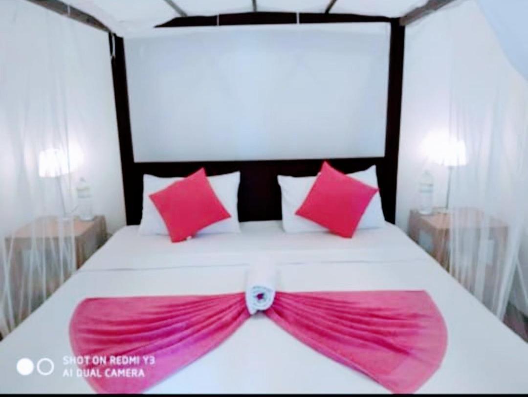 Beach House Kalukatiya - Family Villa, Seaview Room, Garden Room ديكويلاّ تين المظهر الخارجي الصورة