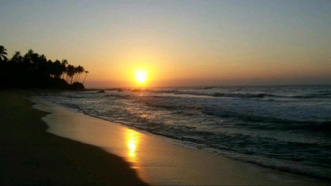 Beach House Kalukatiya - Family Villa, Seaview Room, Garden Room ديكويلاّ تين المظهر الخارجي الصورة